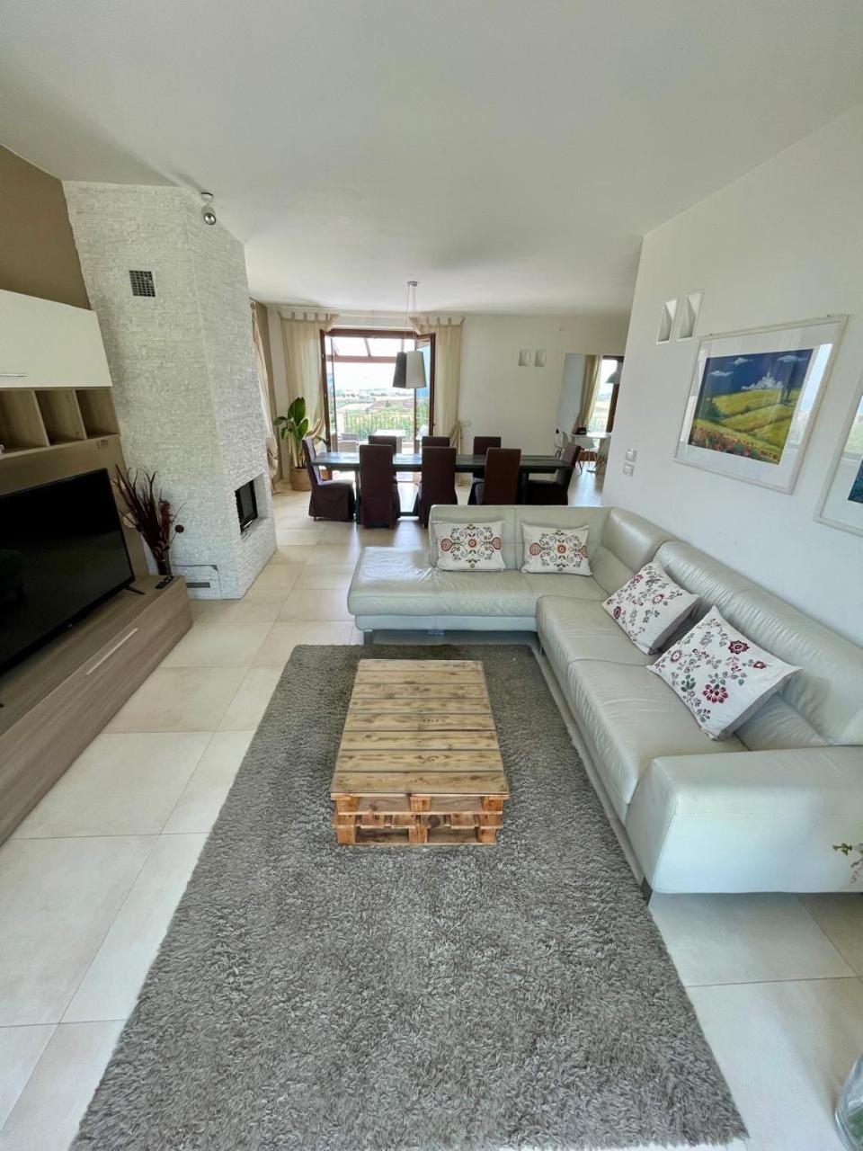 Azzurra Villa