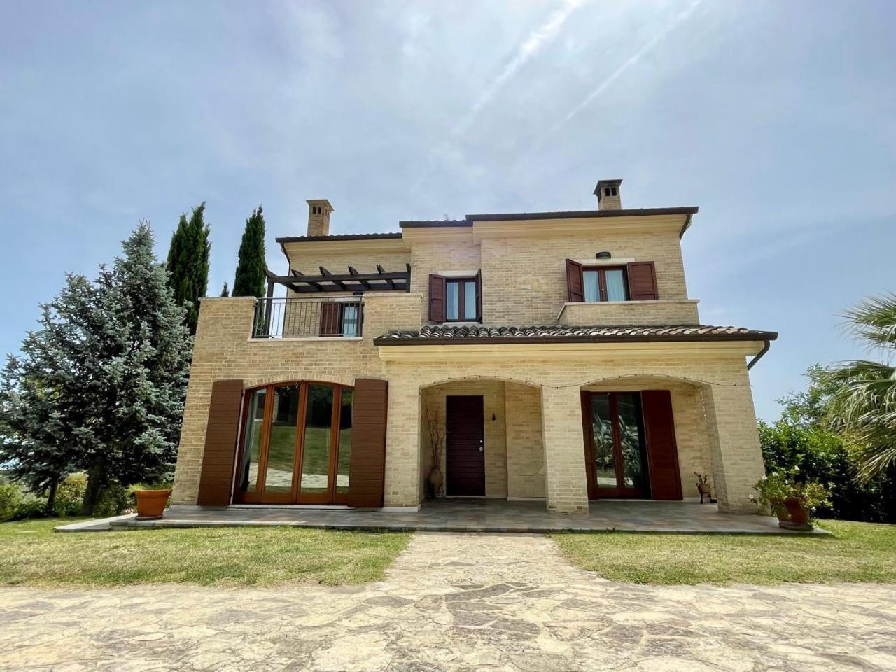 Azzurra Villa Porto SantʼElpidio