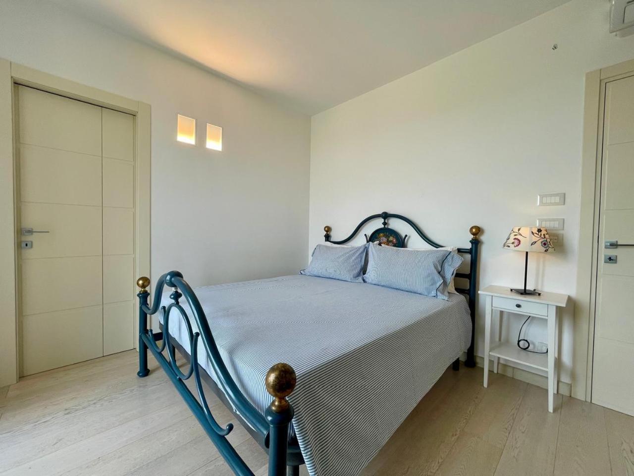Azzurra Villa *